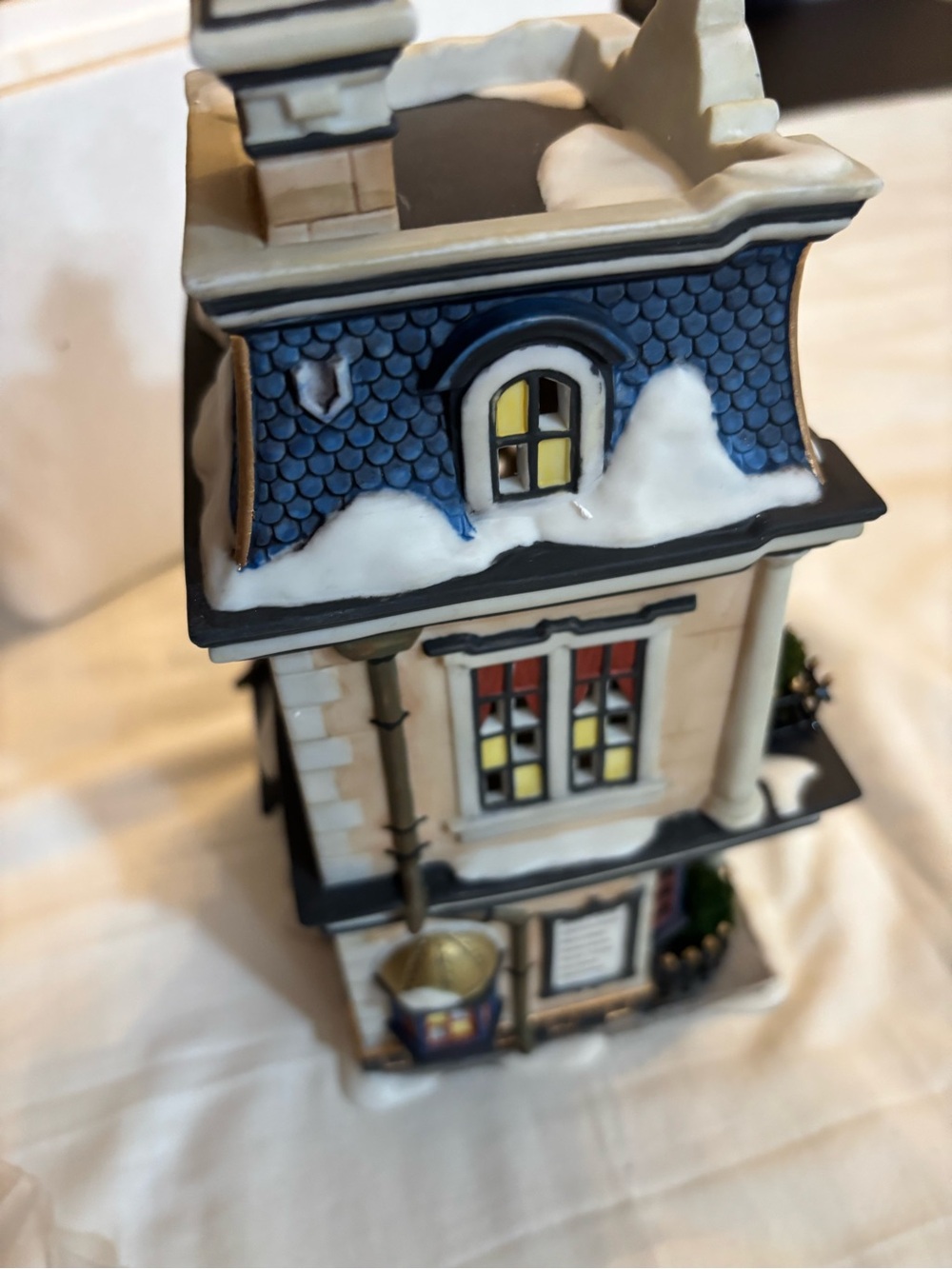 Dept. 56 Dickens Village 1998 Teaman & Crupp China Shop #58314